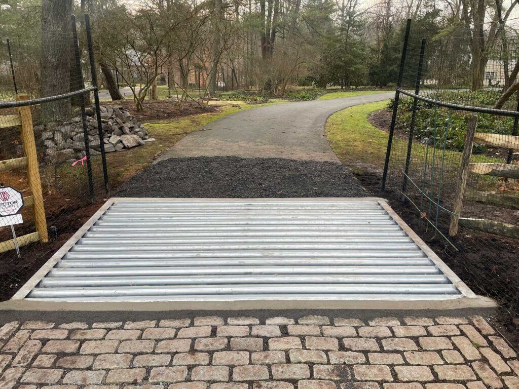 Deer grate for driveways