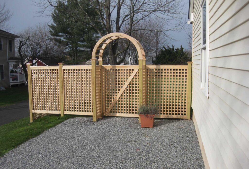 custom lattice with arbor and gate