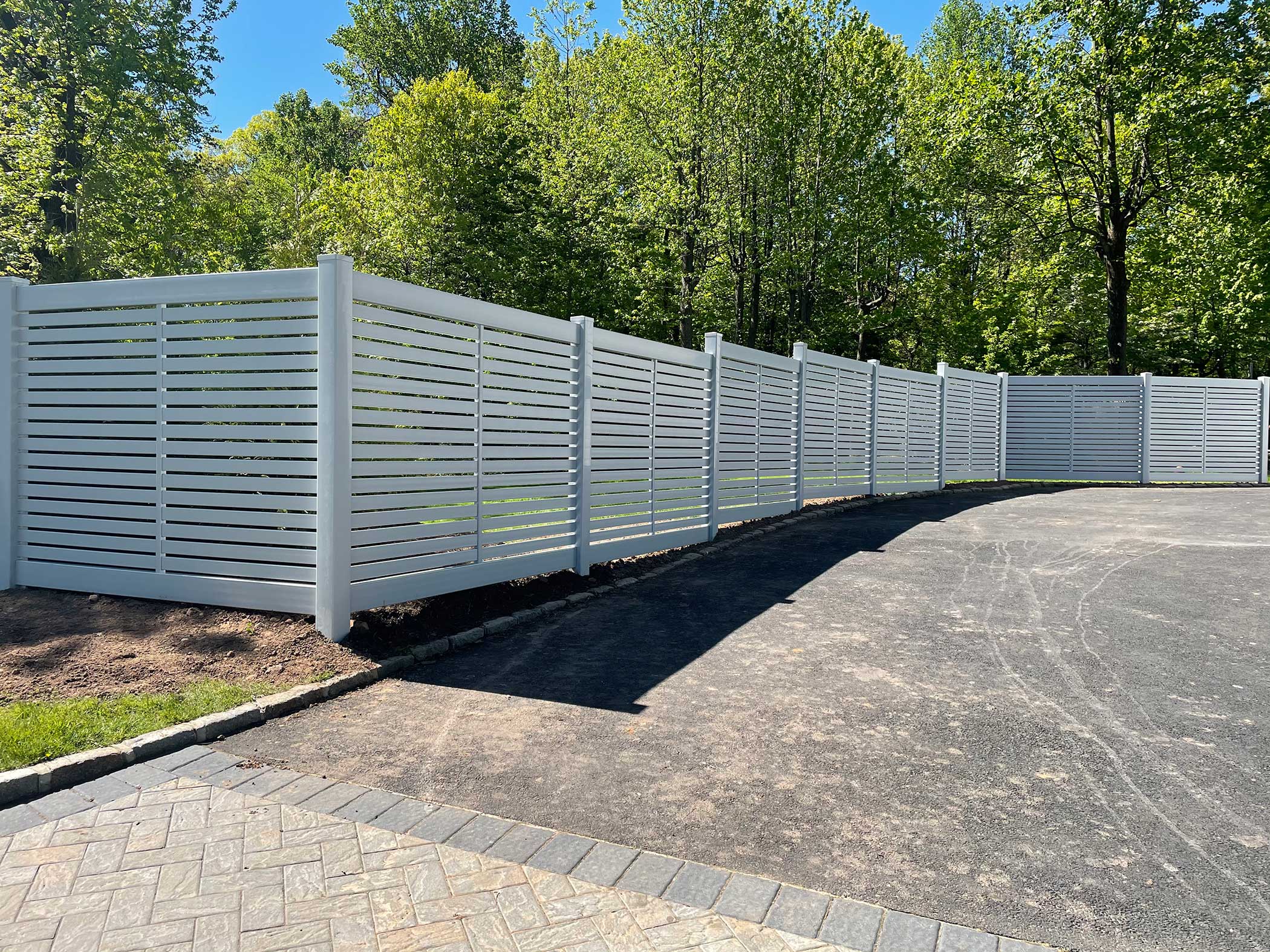 horizontal pvc stepped fence